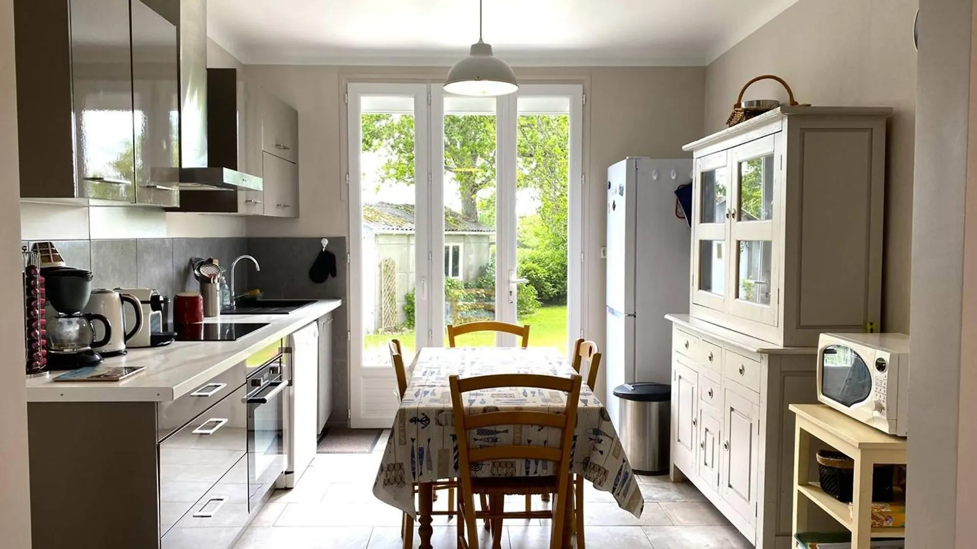 Holiday home Charmante Maison Renovee A Trebeurden Avec Jardin Clos, Terrasse Et Parking, A 1Km De La Mer - Fr-1-368-423