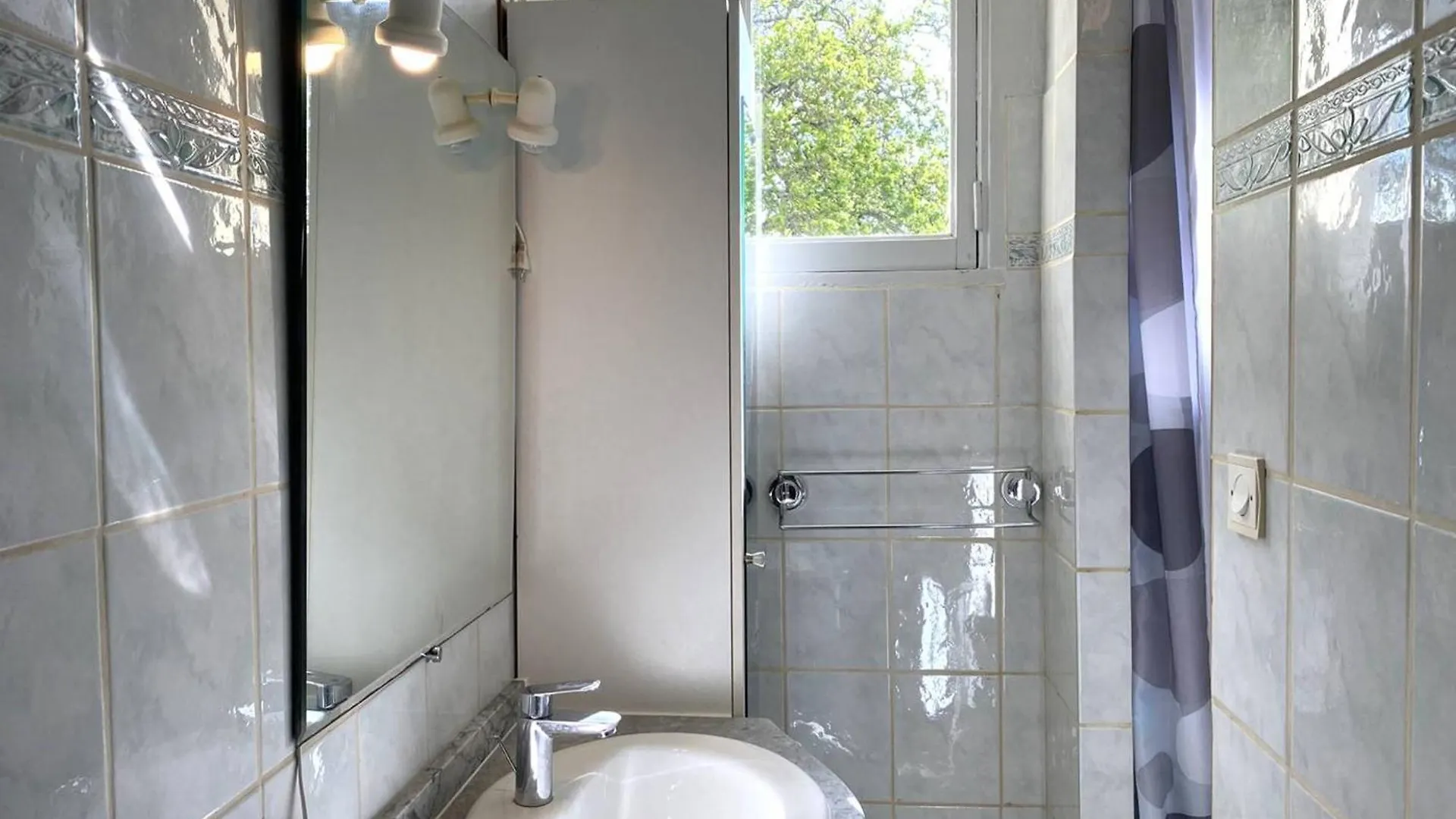 Holiday home Charmante Maison Renovee A Trebeurden Avec Jardin Clos, Terrasse Et Parking, A 1Km De La Mer - Fr-1-368-423 France