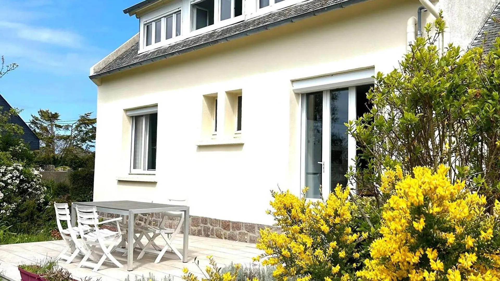 Charmante Maison Renovee A Trebeurden Avec Jardin Clos, Terrasse Et Parking, A 1Km De La Mer - Fr-1-368-423